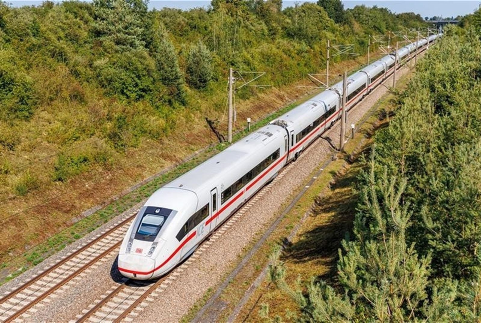 Dự án đường sắt tốc độ cao trên trục Bắc -Nam được phân chia thành 17 dự án độc lập