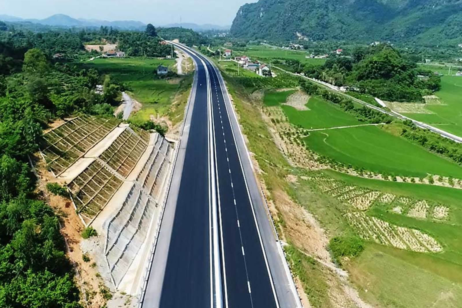 Ensure the handover of the North - South expressway project site as planned